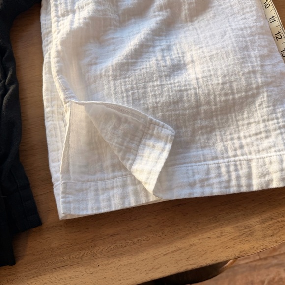 Bundle of THREE Old Navy Women's Wide Leg Pants - Black, White, and Navy - Picture 5 of 7